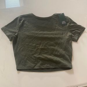 a green basic cropped tshirt size small